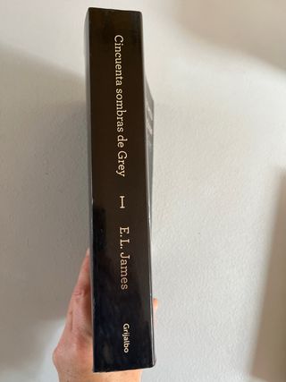 CINCUENTA SOMBRAS DE GREY