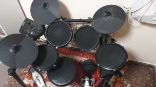 Batería Electrónica Alesis Nitro Mesh Kit 8 Pieza