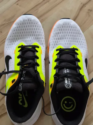 Zapatillas Nike Running Naranja y Blanco