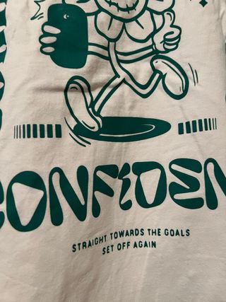 Camiseta Confident and Unruly