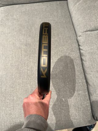 Pala pádel Kombat Black
