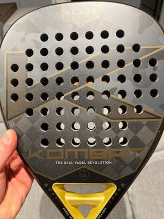 Pala pádel Kombat Black