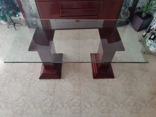 Mesa de salón diseño cristal y madera