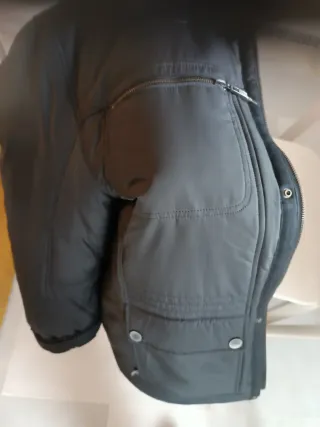 Chaquetón parka de invierno negra y marrón