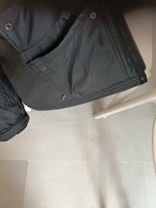 Chaquetón parka de invierno negra y marrón