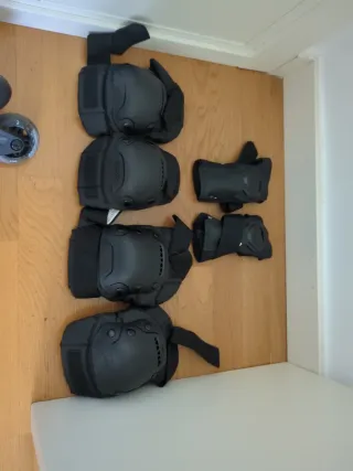 Patines 4 Ruedas + Set de Protecciones Decathlon