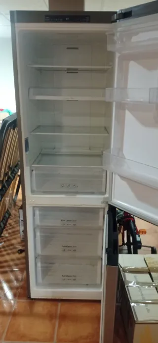 Frigorífico Samsung plateado en Alcalá de Guadaira