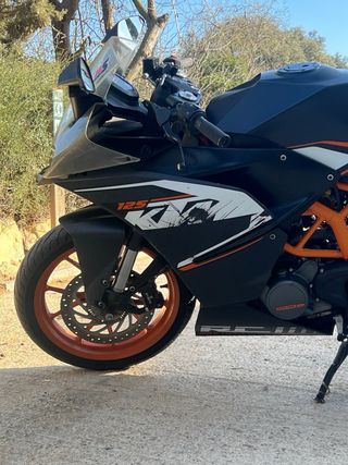 KTM RC 125 2016 Naranja y Negra
