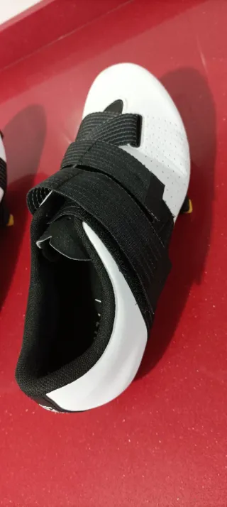 Zapatillas Ciclismo Fizik Blancas, talla 41