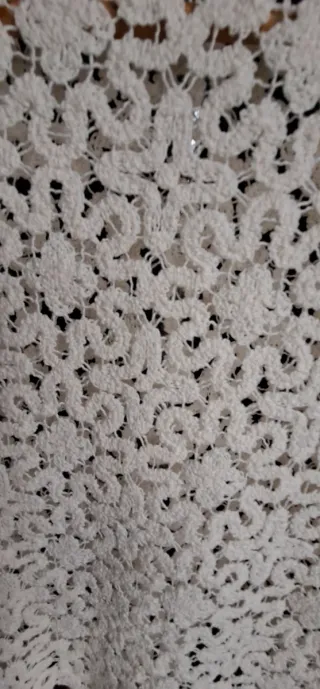 Jersey Mango de encaje color crudo. Talla S