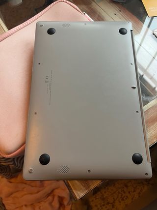 Portátil Selecline Gris con Cargador y Funda