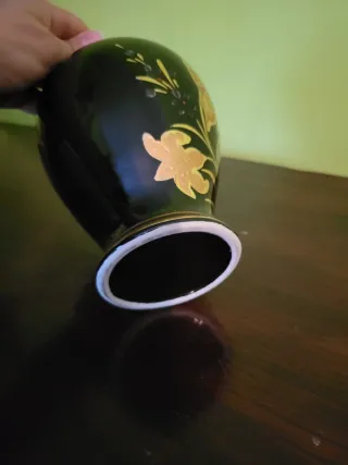 Jarrón decorado en oro de ley