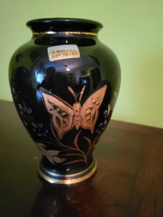 Jarrón decorado en oro de ley