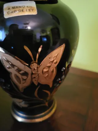 Jarrón decorado en oro de ley