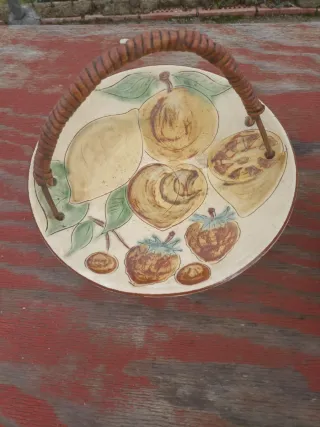 Plato cerámica esmaltada Puigdemont