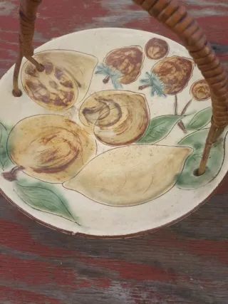 Plato cerámica esmaltada Puigdemont