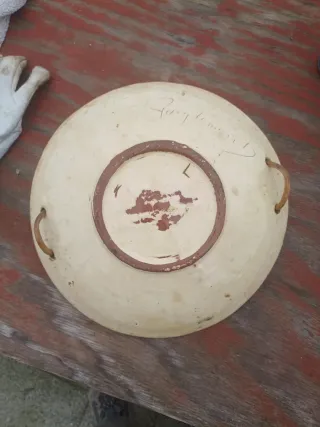 Plato cerámica esmaltada Puigdemont