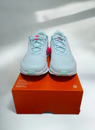 Nike Vomero 18 Glacier Blue/Black/White talla 44