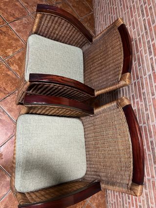 2 Sillones de mimbre y madera