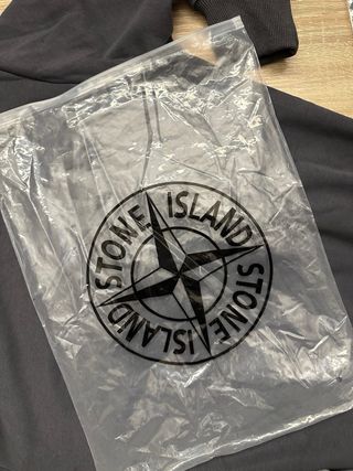 Felpa pullover Stone Island grigia elegante