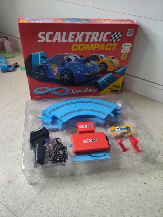 Scalextric Compact Kids Race
