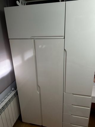 Armario blanco amplio