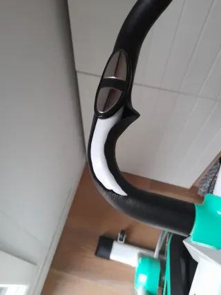 Bicicleta Estática Spinning Blanca y Verde