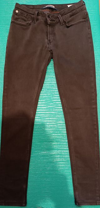 Pantalones pitillo elásticos. Talla 28