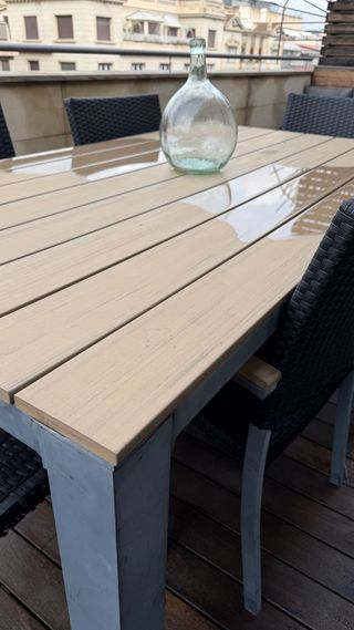 Conjunto mesa y sillas exterior.