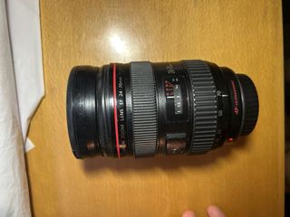 Canon Zoom 24-70mm f/2.8 L