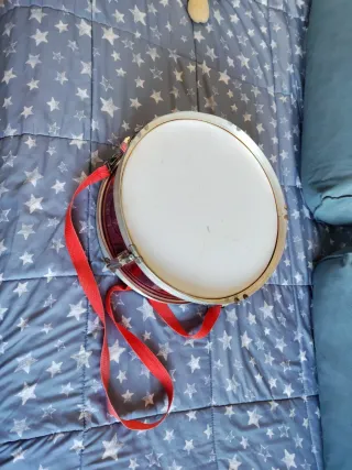 Tambor infantil ERJUTOYS caja roja