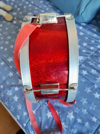 Tambor infantil ERJUTOYS caja roja