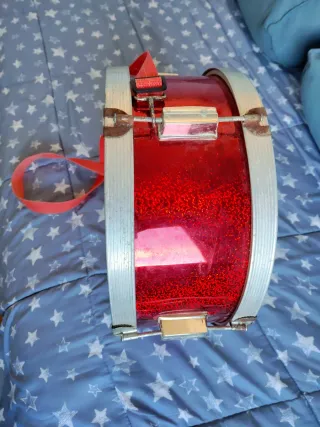 Tambor infantil ERJUTOYS caja roja