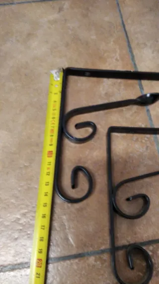 Escuadras rústicas para baldas (x6)