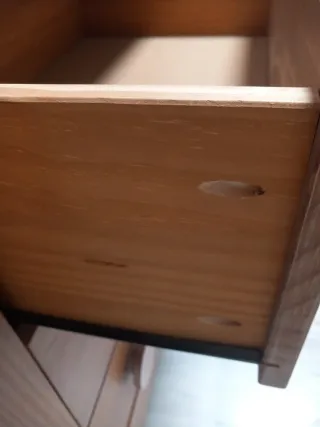 Cómoda de madera con 3 cajones