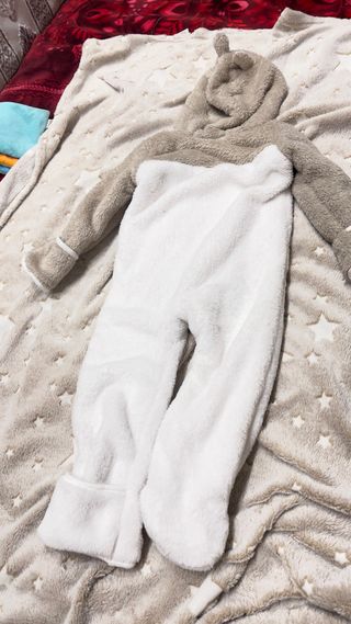 Buzo peluche bebé pies convertibles