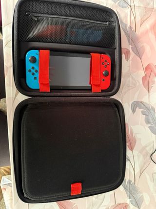 Nintendo Switch V2 Azul/Rojo + Maletín y Accesorio