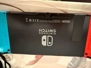 Nintendo Switch V2 Azul/Rojo + Maletín y Accesorio