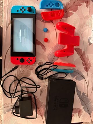 Nintendo Switch V2 Azul/Rojo + Maletín y Accesorio
