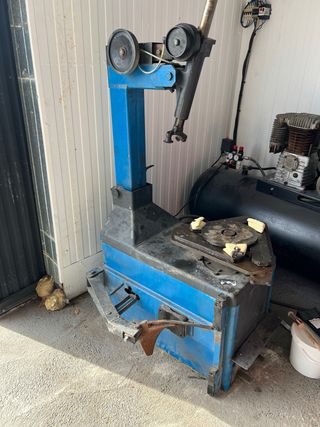 Máquina montaje neumáticos