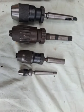 Portabrocas y conos para torno