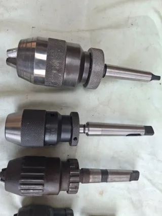 Portabrocas y conos para torno