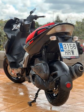 Aprilia SR Max 125cc Scooter