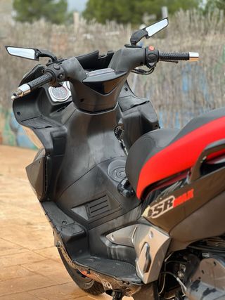 Aprilia SR Max 125cc Scooter