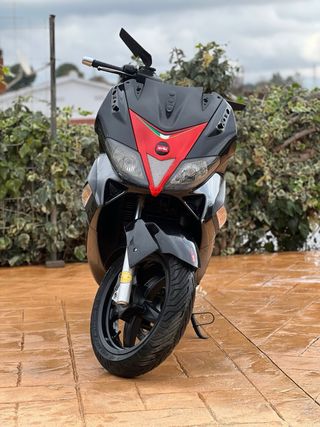 Aprilia SR Max 125cc Scooter