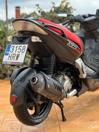 Aprilia SR Max 125cc Scooter
