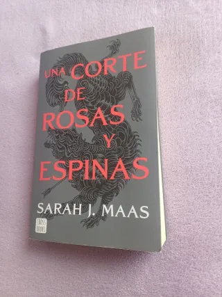 Una corte de rosas y espinas