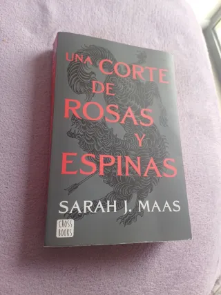 Una corte de rosas y espinas