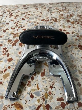 Parrilla y Respaldo Harley V-Rod Cromado