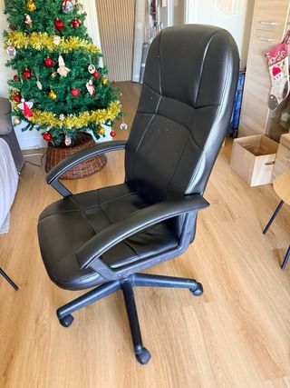 Sillón de piel negro